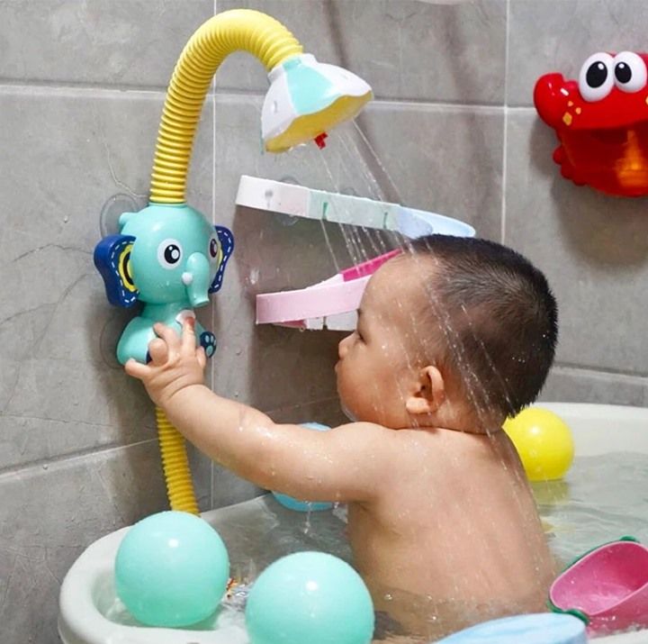 Cute Elephant Sprinkler Bath Toy