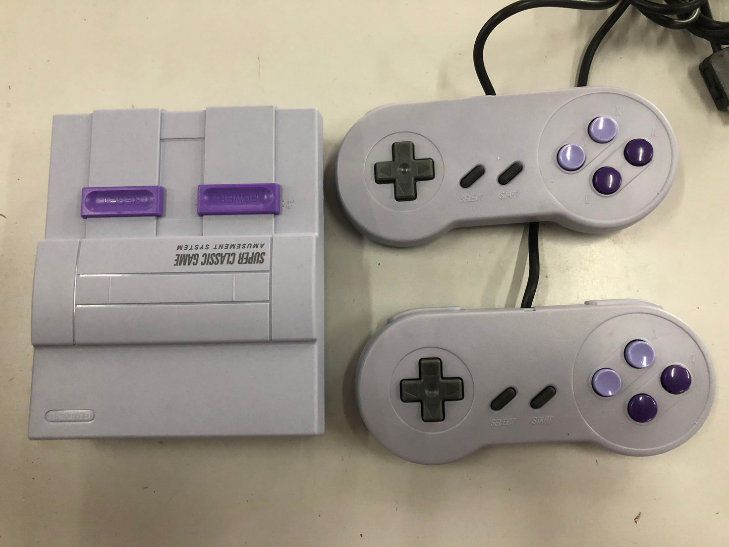 نسخة طبق الأصل من وحدة تحكم ألعاب SNES 16 بت MINI